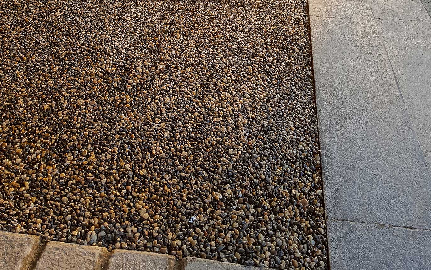 Seamless Surfaces: The Allure of Resin Bound Gravel for Your Driveway post thumbnail image