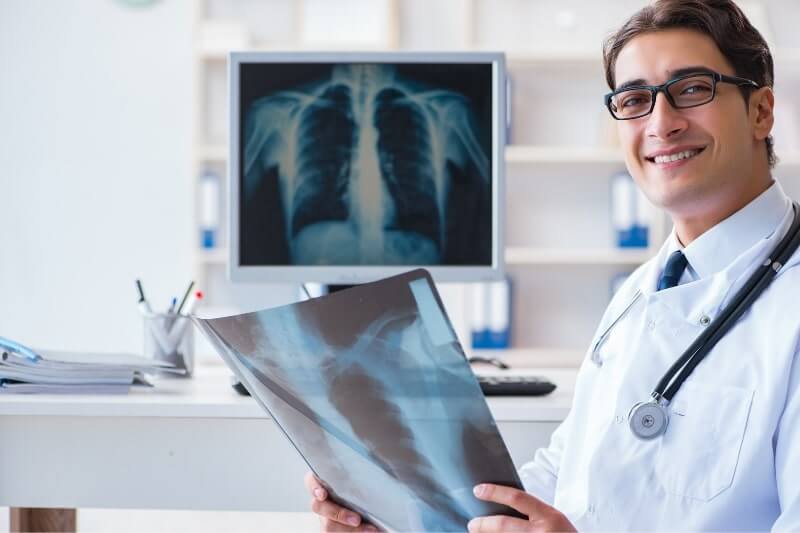 Meet Your Lung Health Expert: The Pulmonologist Doctor post thumbnail image