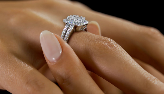 Shine Sustainably: The Beauty of Lab-Grown Diamond Engagement Rings post thumbnail image